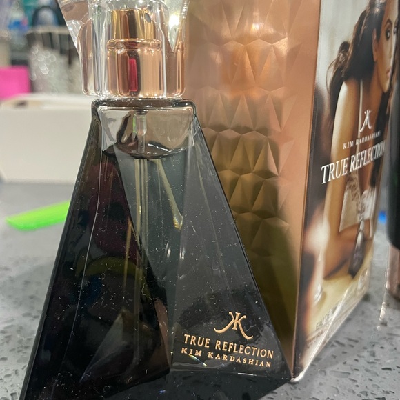 Kim Kardashian True Reflection Perfume & Body Lotion Bundle - Picture 5 of 7